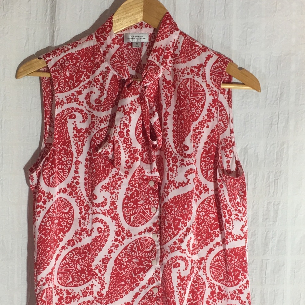 Sleeveless Blouse